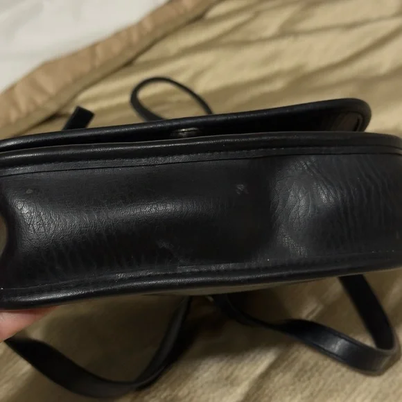 Vintage coach Elegant Black Leather Shoulder Bag - Picture 5 of 14